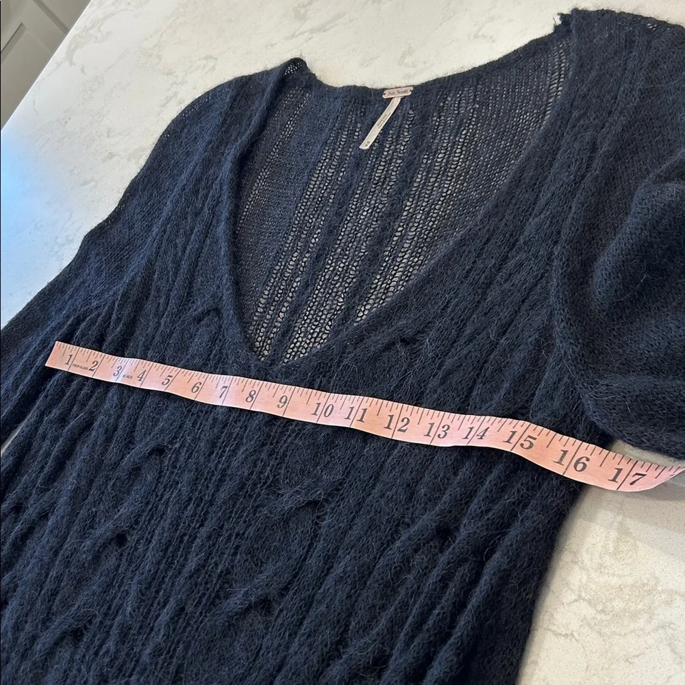 Free People Sweater Alpaca Blend Cable Knit Bell Sleeve Tunic Style Black Medium